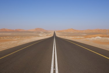 Desert_road_UAE.JPG